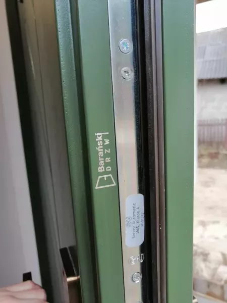 zielone-drzwi-3